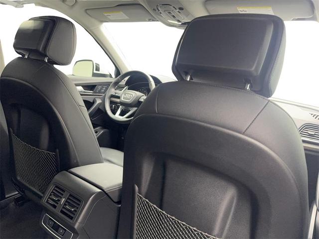 Photo of 2022 Ibis White Audi Q5