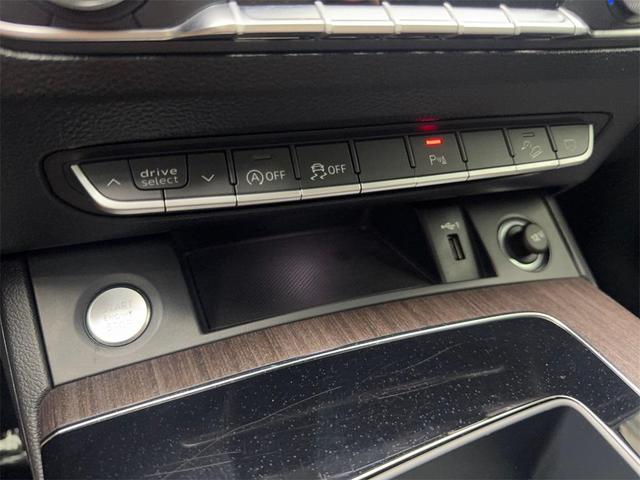 Photo of 2022 Ibis White Audi Q5