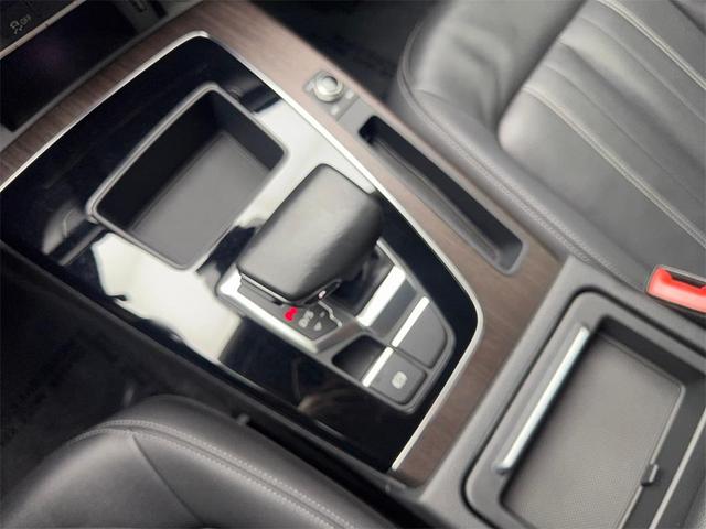 Photo of 2022 Ibis White Audi Q5