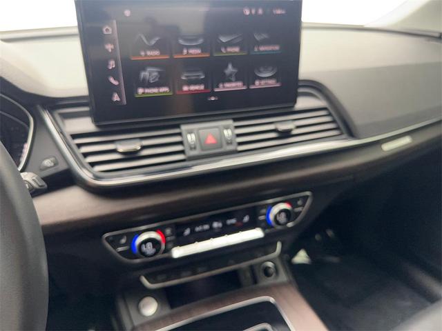 Photo of 2022 Ibis White Audi Q5