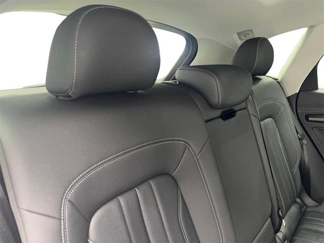 Photo of 2022 Ibis White Audi Q5