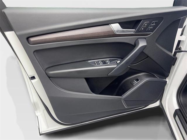 Photo of 2022 Ibis White Audi Q5