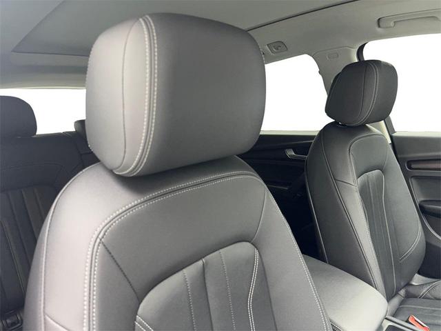 Photo of 2022 Ibis White Audi Q5
