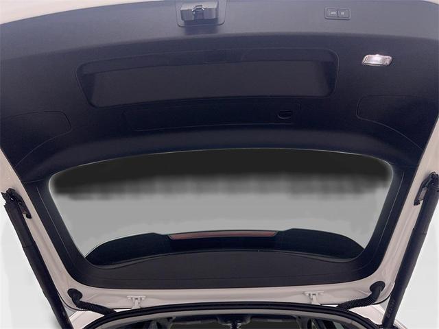 Photo of 2022 Ibis White Audi Q5
