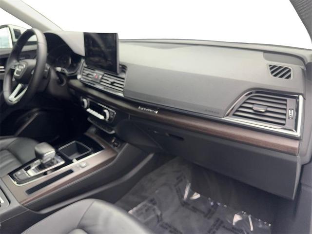Photo of 2022 Ibis White Audi Q5