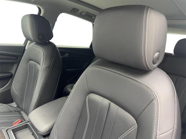 Photo of 2022 Ibis White Audi Q5