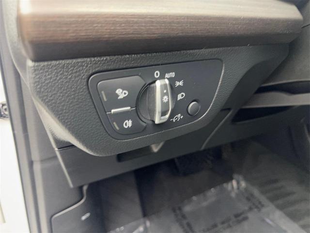 Photo of 2022 Ibis White Audi Q5