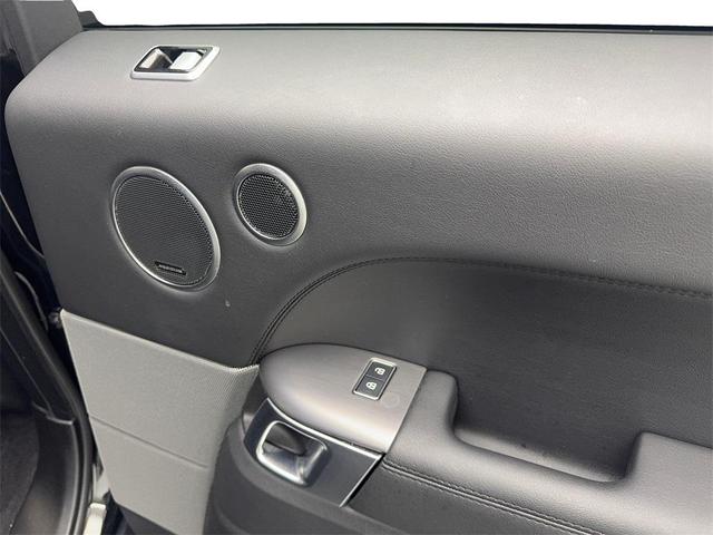 Photo of 2022 Black Land Rover Range Rover Sport
