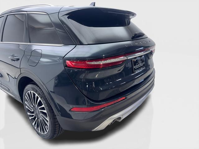Photo of 2021 Blue Lincoln Corsair