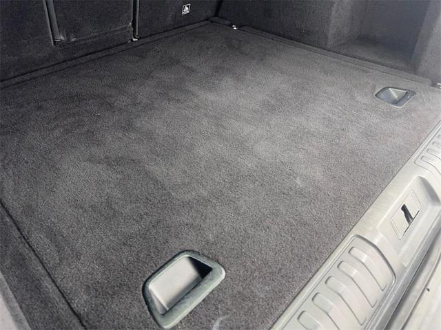 Photo of 2022 White Land Rover Range Rover Sport