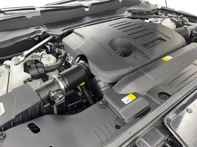 Photo of 2022 White Land Rover Range Rover Sport