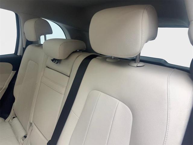 Photo of 2020 White Mercedes-Benz GLB 250