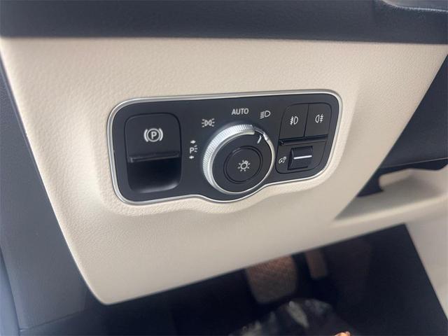 Photo of 2020 White Mercedes-Benz GLB 250