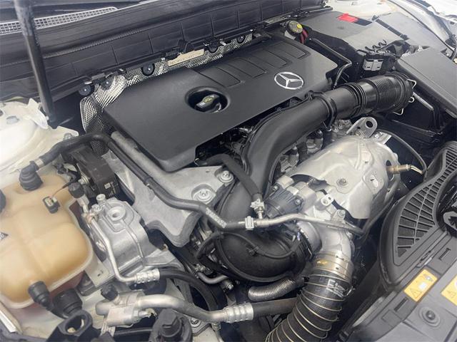 Photo of 2020 White Mercedes-Benz GLB 250