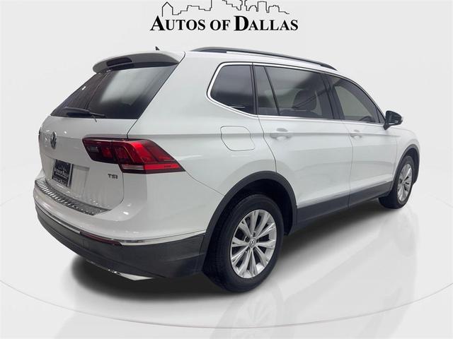 Photo of 2018 Deep Black Pearl Metallic Volkswagen Tiguan