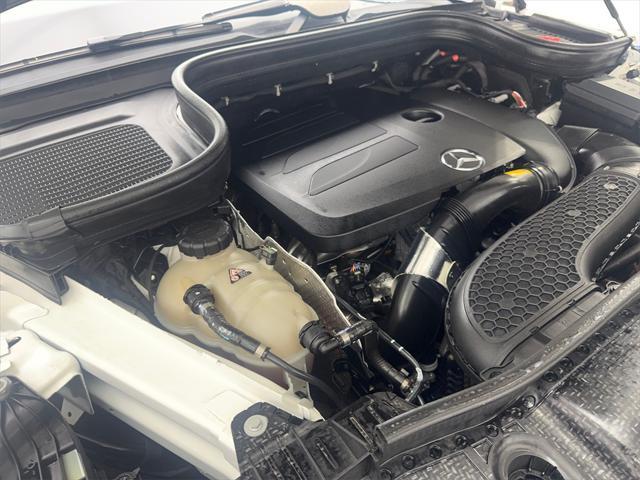 Photo of 2022 White Mercedes-Benz GLE 350