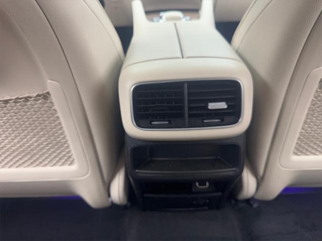 Photo of 2022 White Mercedes-Benz GLE 350