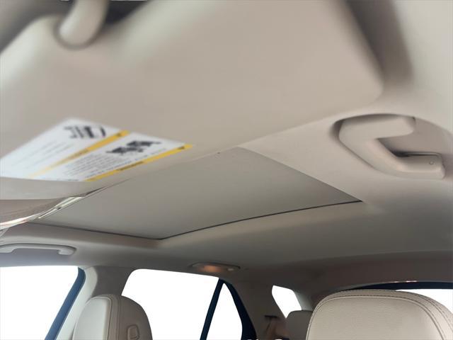 Photo of 2022 White Mercedes-Benz GLE 350