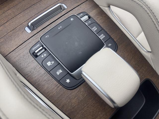 Photo of 2022 White Mercedes-Benz GLE 350