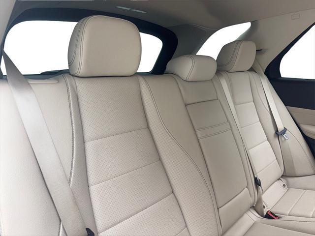 Photo of 2022 White Mercedes-Benz GLE 350