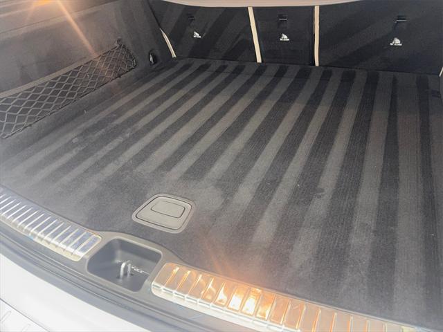 Photo of 2022 White Mercedes-Benz GLE 350