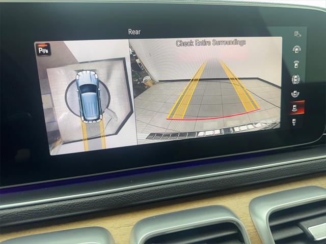 Photo of 2022 White Mercedes-Benz GLE 350