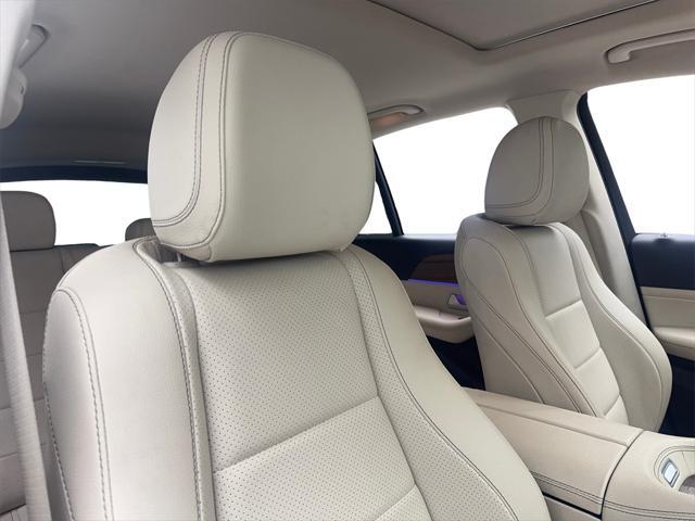 Photo of 2022 White Mercedes-Benz GLE 350