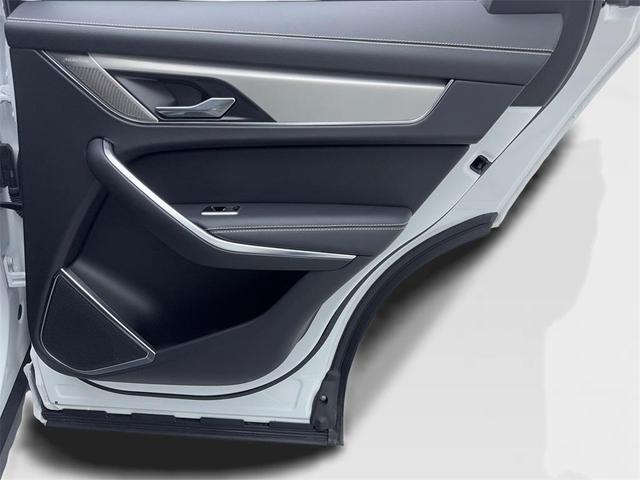 Photo of 2024 White Jaguar F-PACE