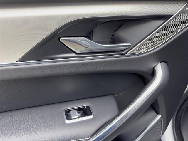 Photo of 2024 White Jaguar F-PACE