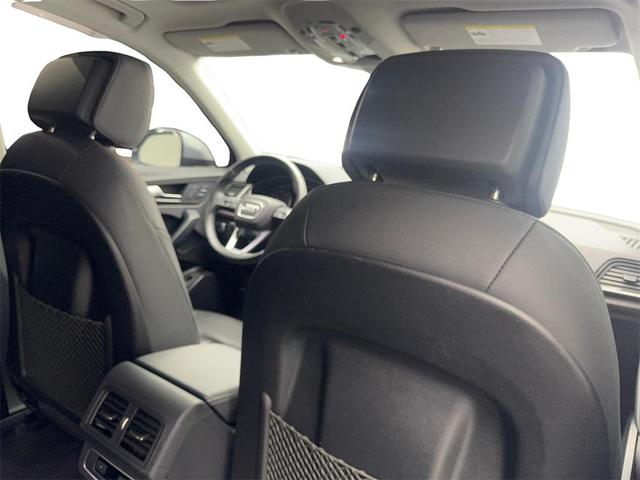 Photo of 2022 Silver Metallic Audi Q5