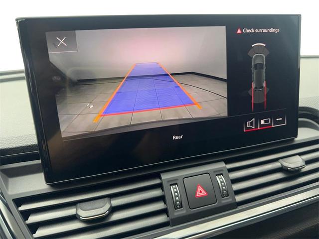 Photo of 2022 Silver Metallic Audi Q5