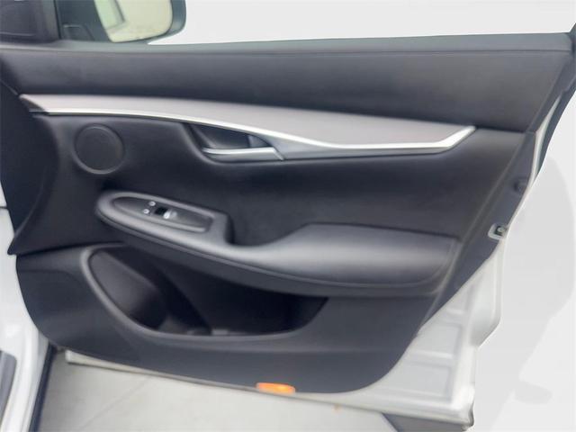Photo of 2023 Radiant White INFINITI QX50