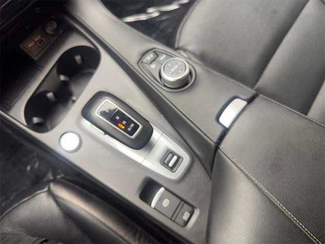 Photo of 2023 Radiant White INFINITI QX50
