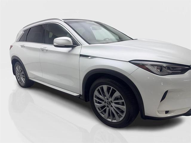 Photo of 2023 Radiant White INFINITI QX50