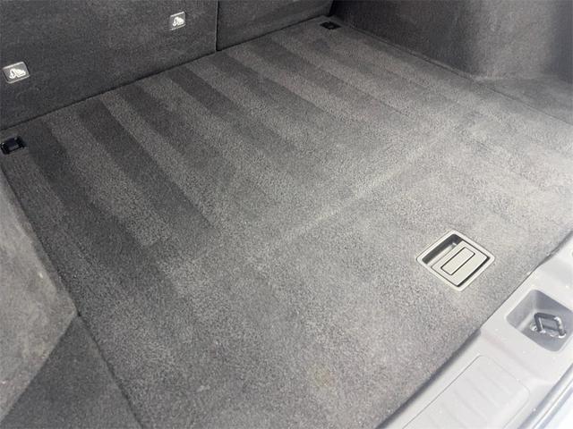 Photo of 2023 Radiant White INFINITI QX50