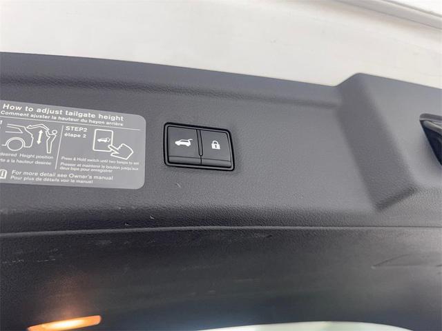 Photo of 2023 Radiant White INFINITI QX50