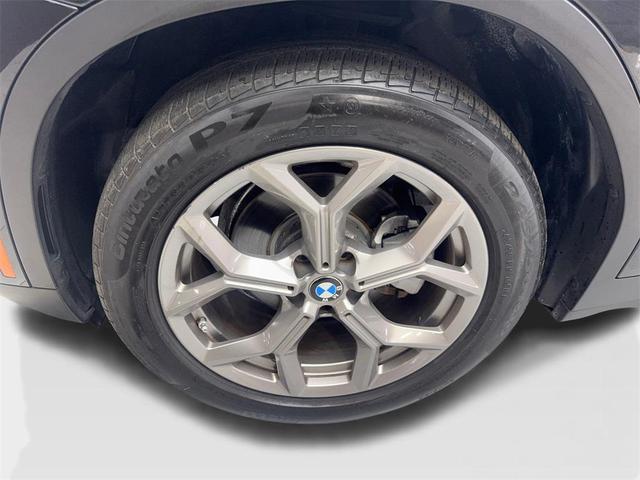 Photo of 2022 Jet Black BMW X3