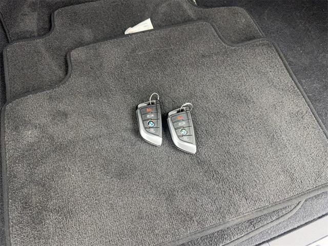 Photo of 2022 Jet Black BMW X3
