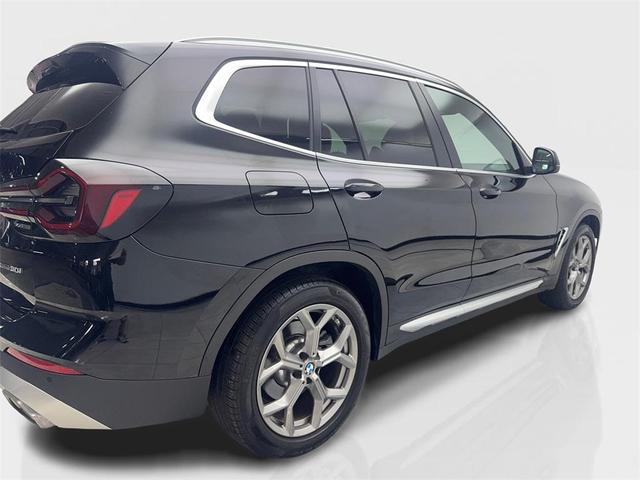 Photo of 2022 Jet Black BMW X3