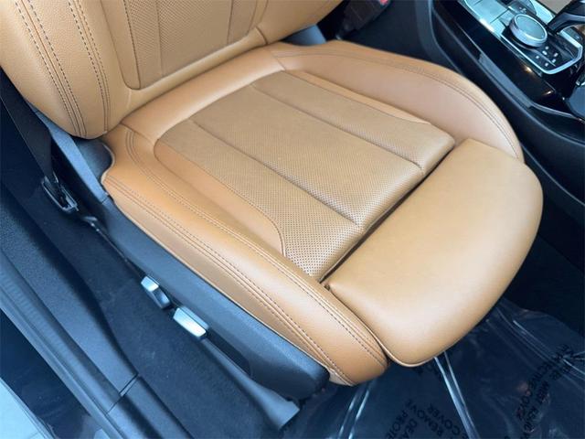 Photo of 2022 Jet Black BMW X3