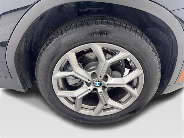 Photo of 2022 Jet Black BMW X3