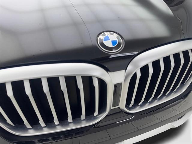 Photo of 2022 Jet Black BMW X3