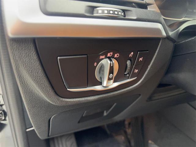 Photo of 2022 Jet Black BMW X3
