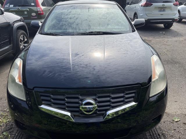 Photo of 2009 Super Black Clearcoat Nissan Altima
