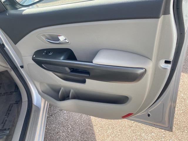 Photo of 2017 Bright Silver Kia Sedona