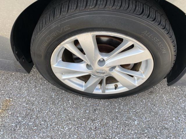 Photo of 2014 Gun Metallic Nissan Altima