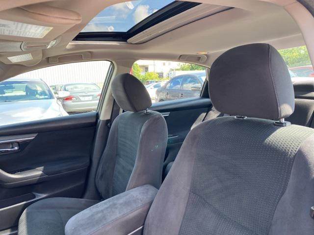 Photo of 2014 Gun Metallic Nissan Altima
