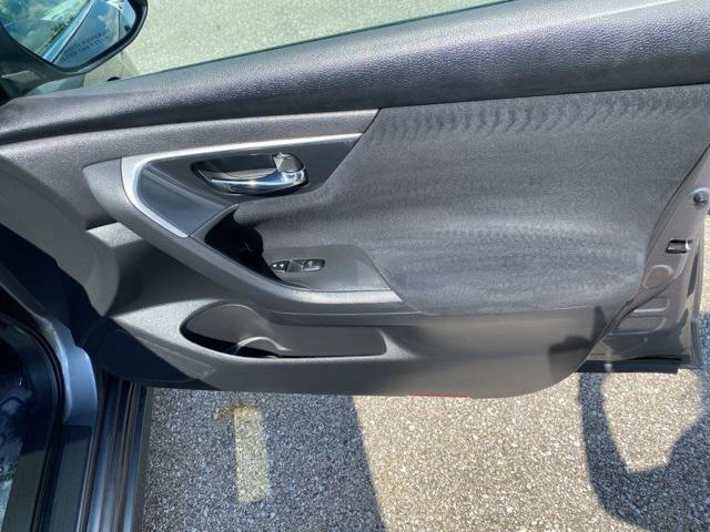Photo of 2014 Gun Metallic Nissan Altima
