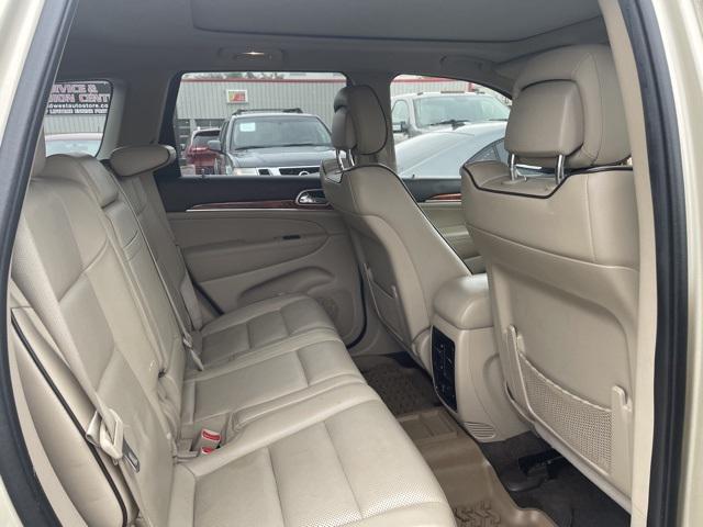 Photo of 2011 White Gold Clearcoat Jeep Grand Cherokee