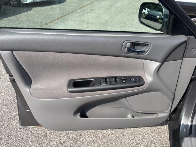 Photo of 2005 Phantom Gray Pearl Toyota Camry